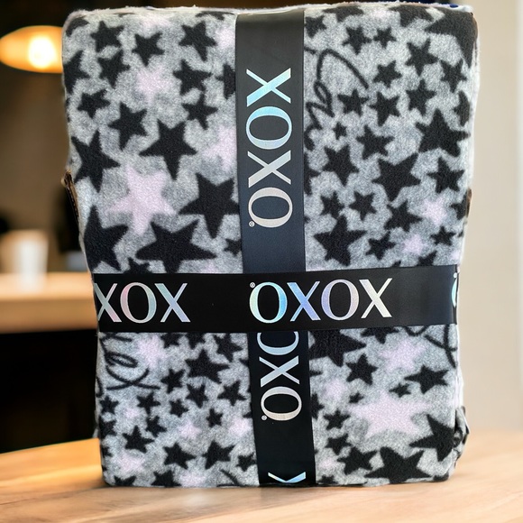 Reserved For @sarkaylei NWT XOXO pajama & Socks Gift Set Size XL lounge wear. - Picture 2 of 4